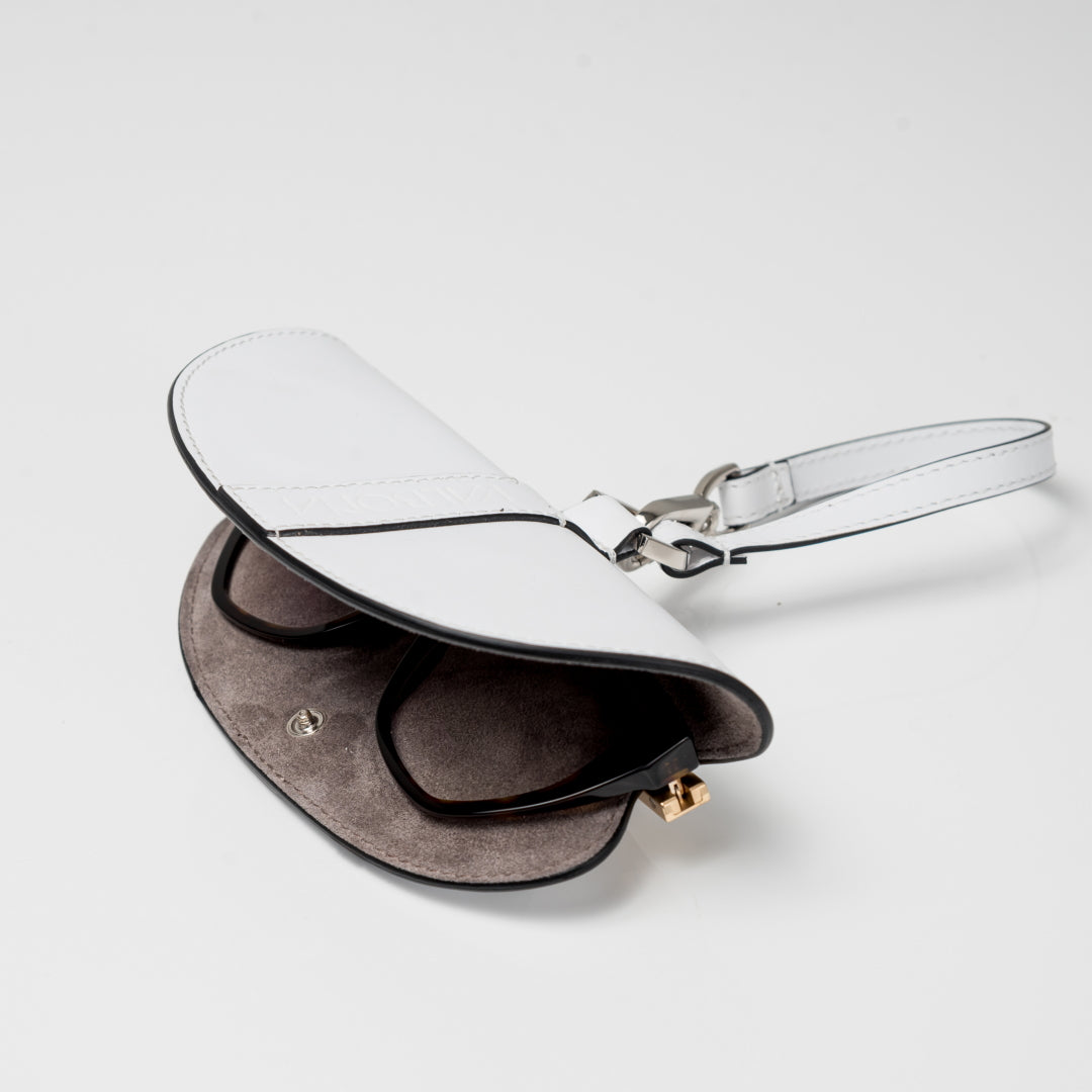 SZEMÜVEGTARTÓ CLUTCH